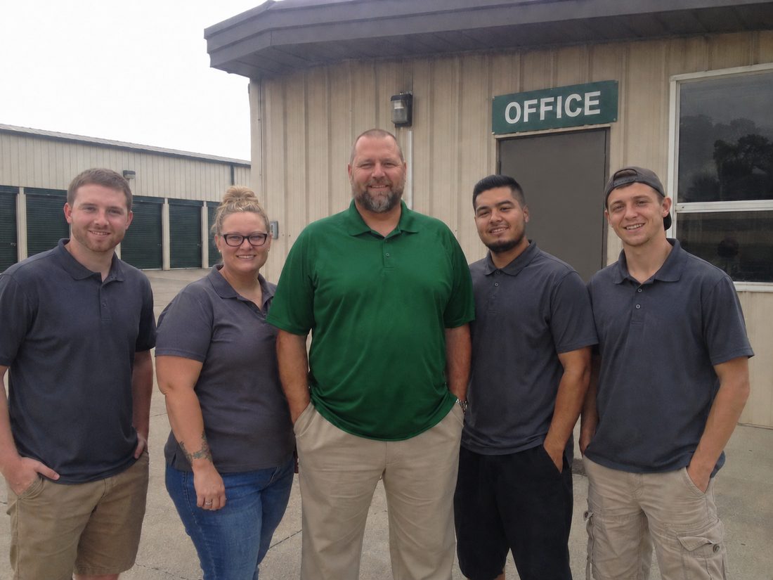 Pest control professionals in Elyria, OH